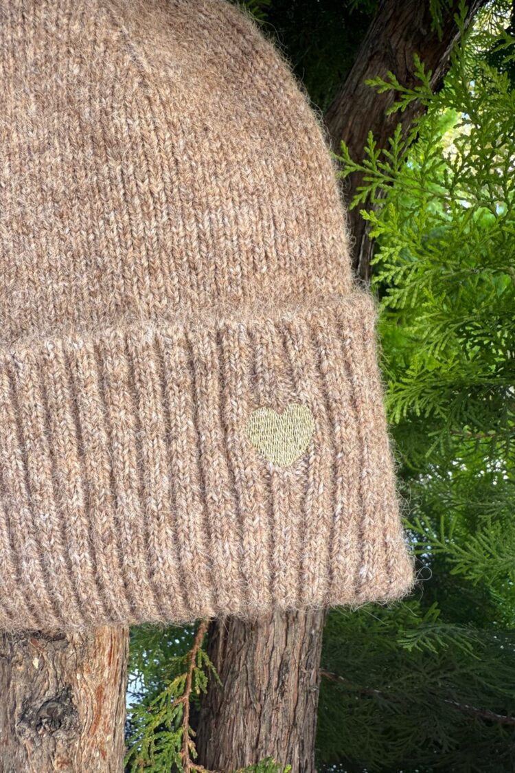 Beige Beret With Heart Pattern For Fall Winter