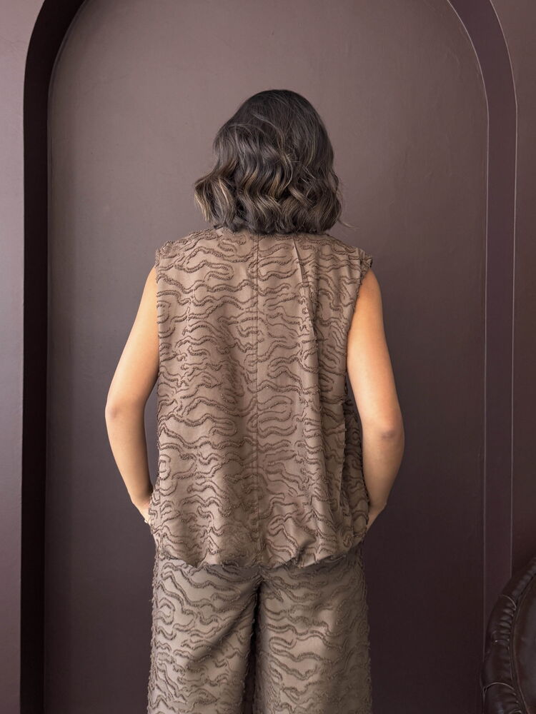 Oversized Fit Sleeveless Zip Up Shirt