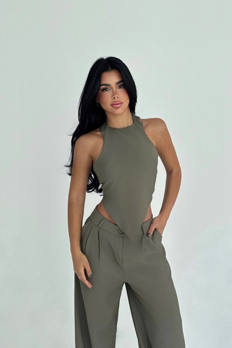 Elegant Sleeveless Formal Suit