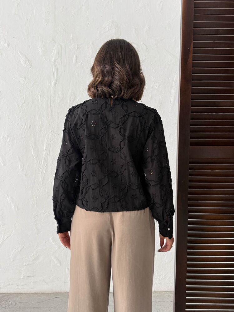Elegant Floral Blouse With Long Sleeves