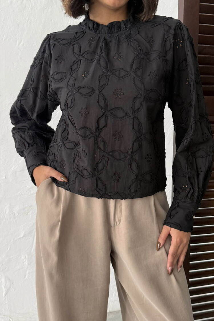 Elegant Floral Blouse With Long Sleeves