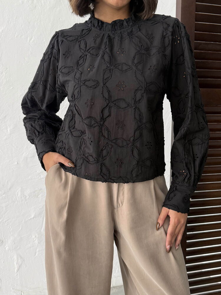 Elegant Floral Blouse With Long Sleeves