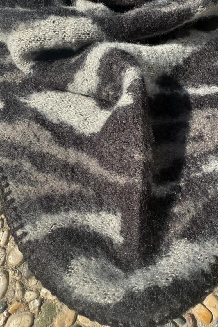 Black Elegant Animal Print Shawl