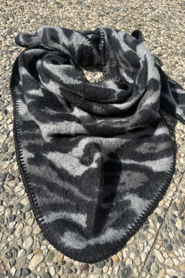 Black Elegant Animal Print Shawl