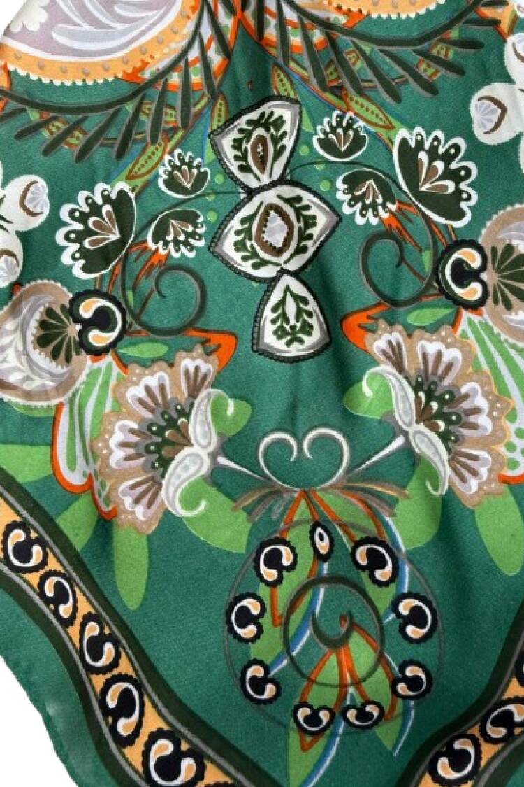 Boho Shawl With Paisley Floral Pattern