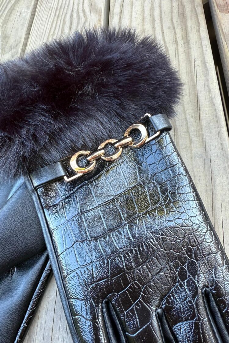 Shiny Leather Gloves With Chain Detailed Ankle Fur - Black
