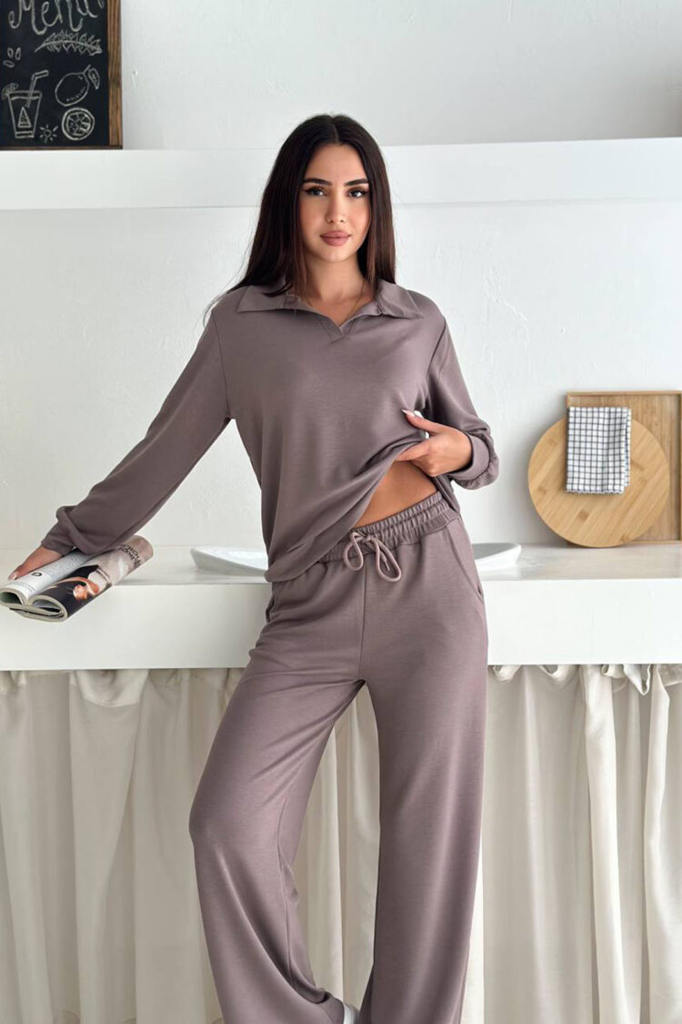 Brown Tracksuit With Polo Neck And Wide Leg Jogger