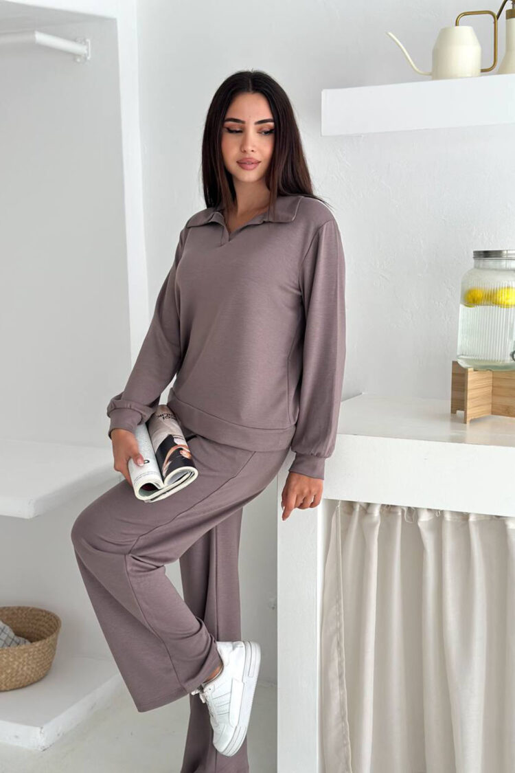 Brown Tracksuit With Polo Neck And Wide Leg Jogger