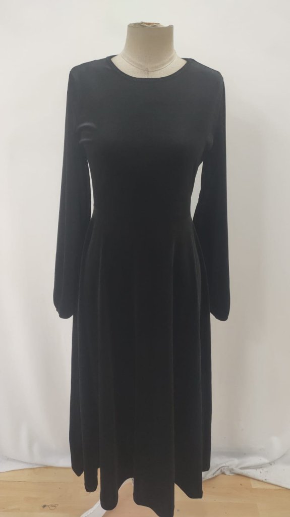 ElegantFit And Flare Dress With Ballon Sleeves