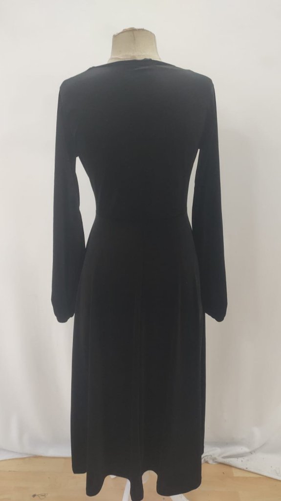 ElegantFit And Flare Dress With Ballon Sleeves
