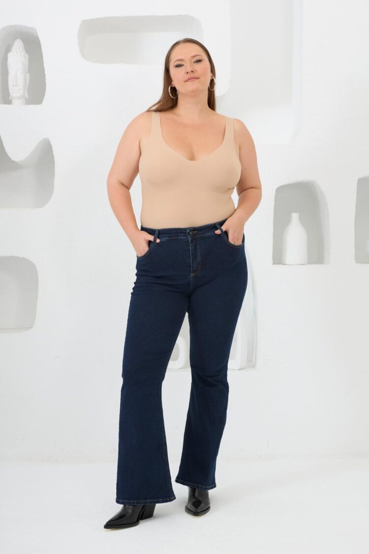 Blue Casual Plus Size Mom Jeans With Flare Leg