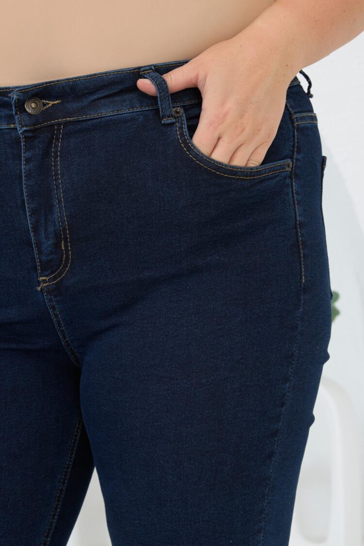 Blue Casual Plus Size Mom Jeans With Flare Leg