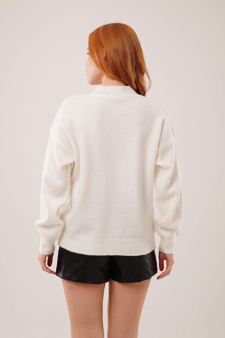 Sweater With High Neck For Casual & Elegant Wear