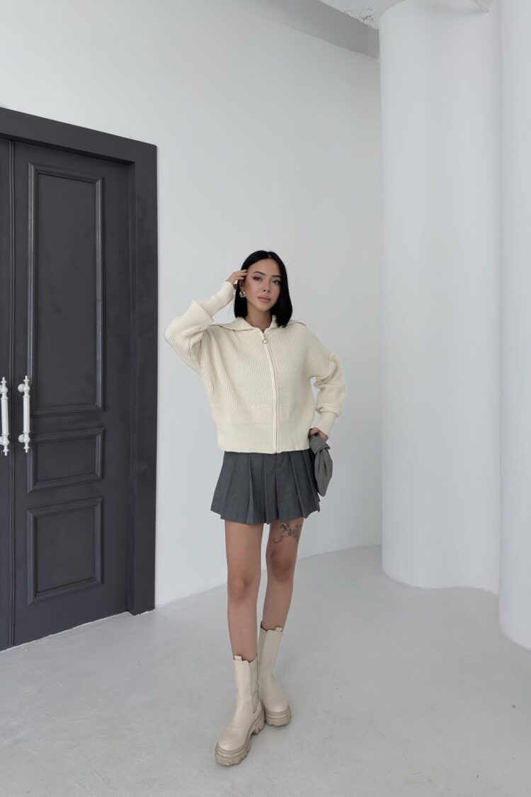 Beige Sweater With Hooded Neck And Oversized Fit