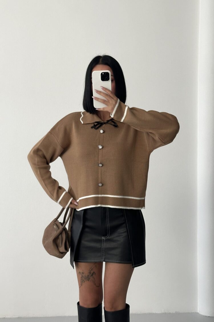 Brown Sweater With Notched Neck And Long Sleeves