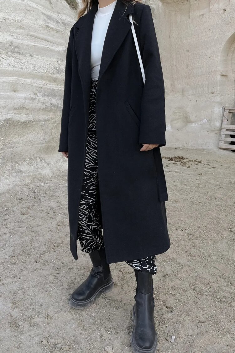 Elegant Single-Breasted Coat With Checkered Pattern