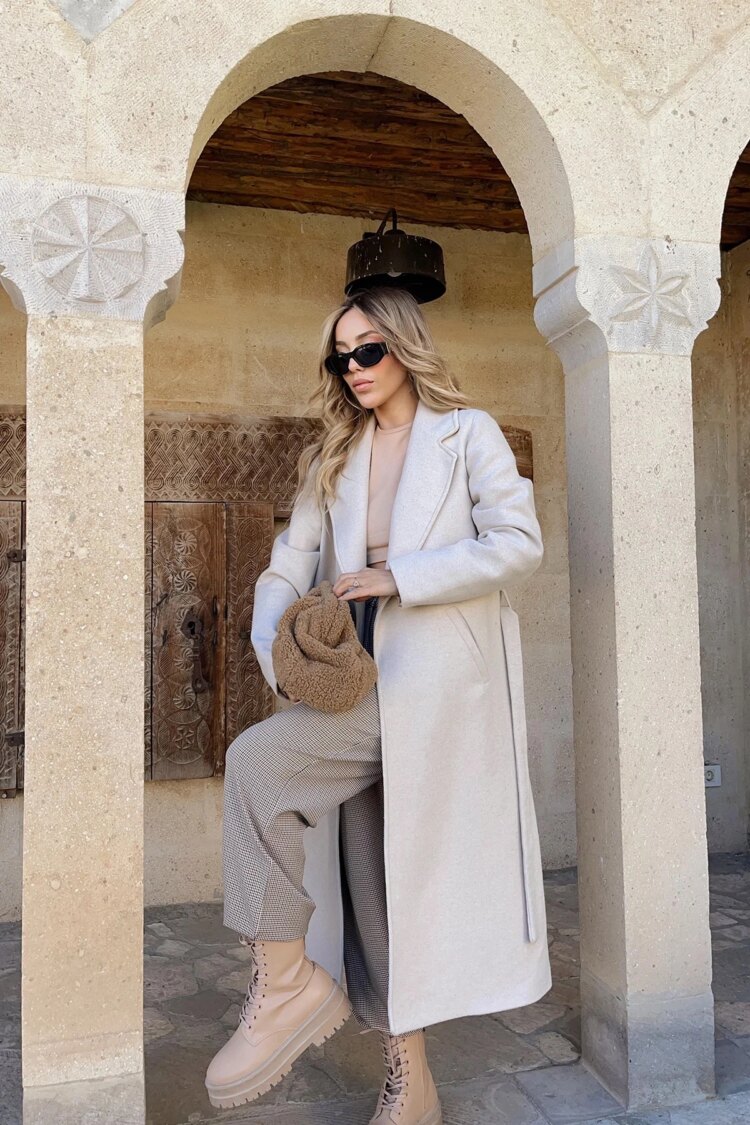 Elegant Beige Single-Breasted Long Coat