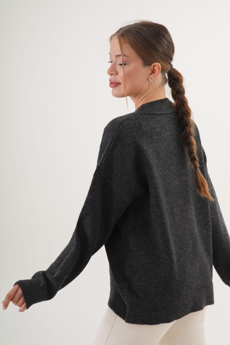 Black Oversized Fit Casual Sweater With Round Neck