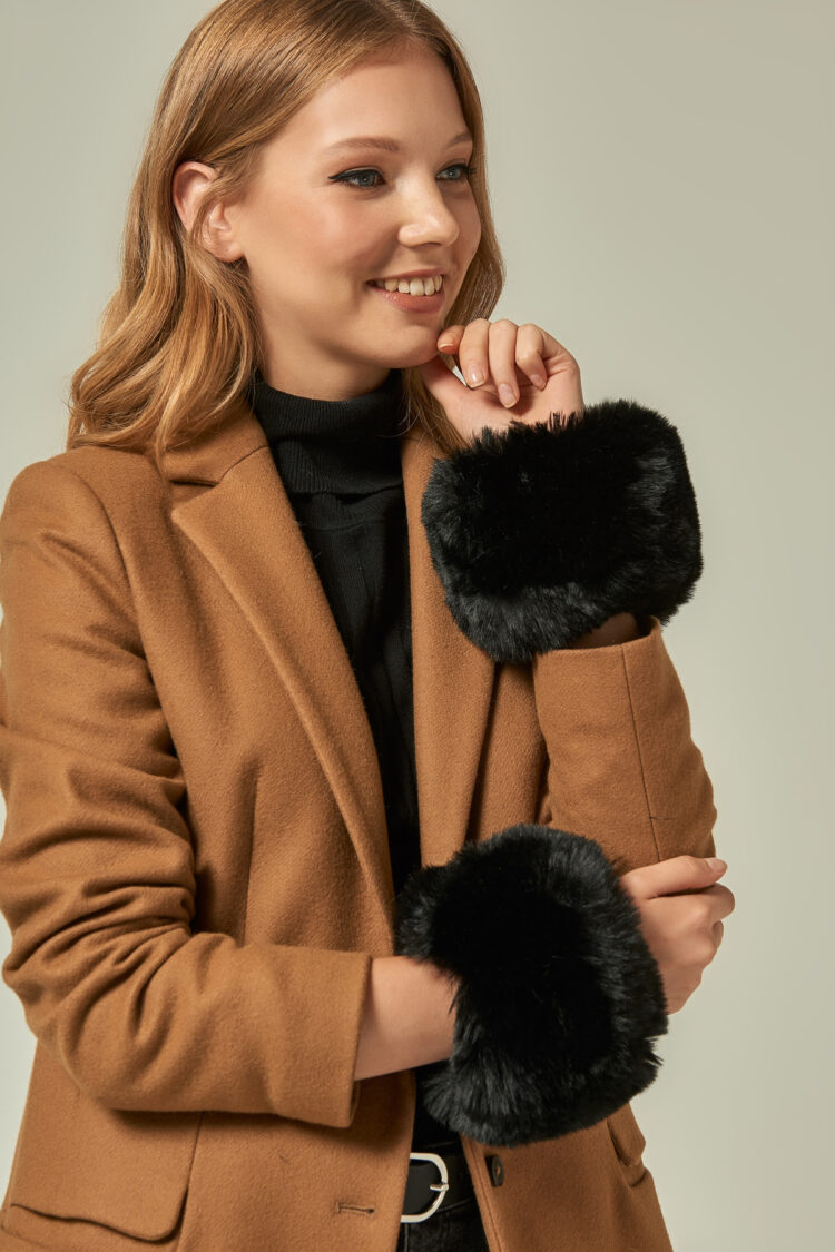 Fur Cuff - Black