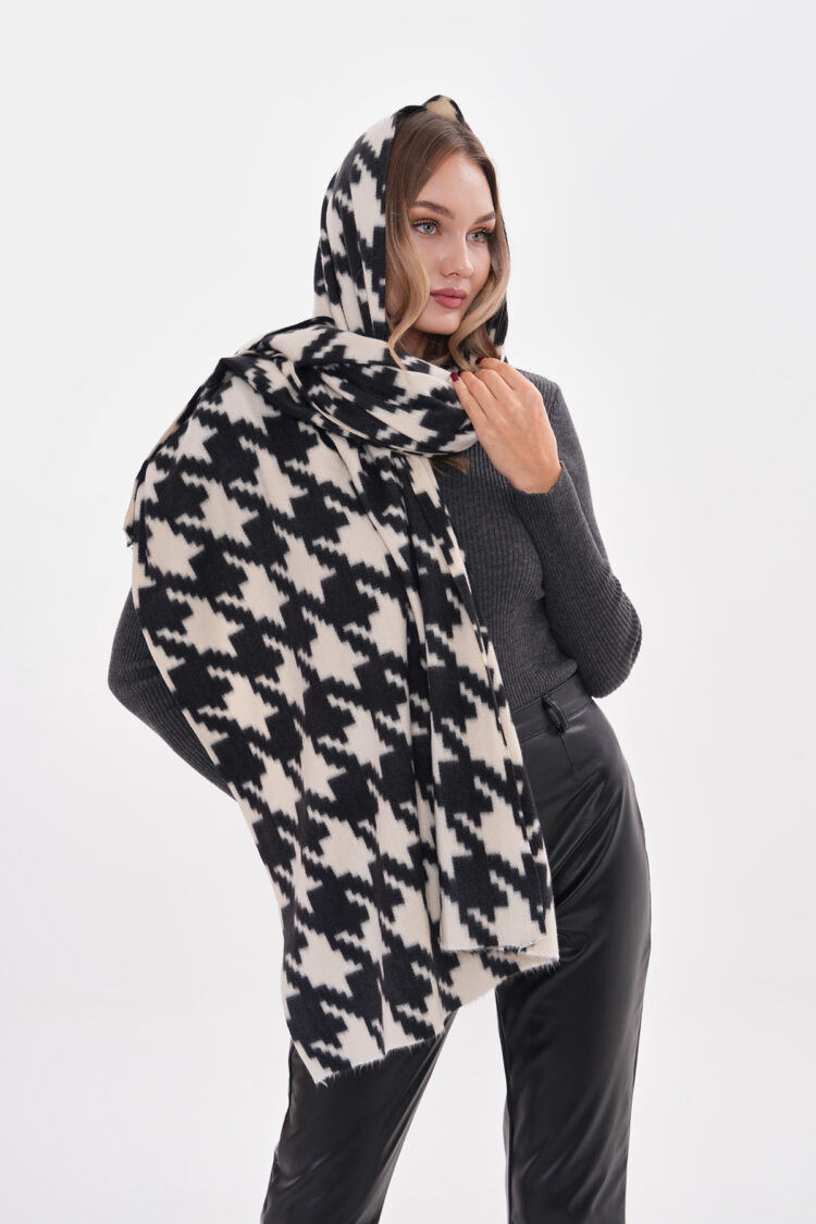Thick Shawl With Tassel Pattern - Black