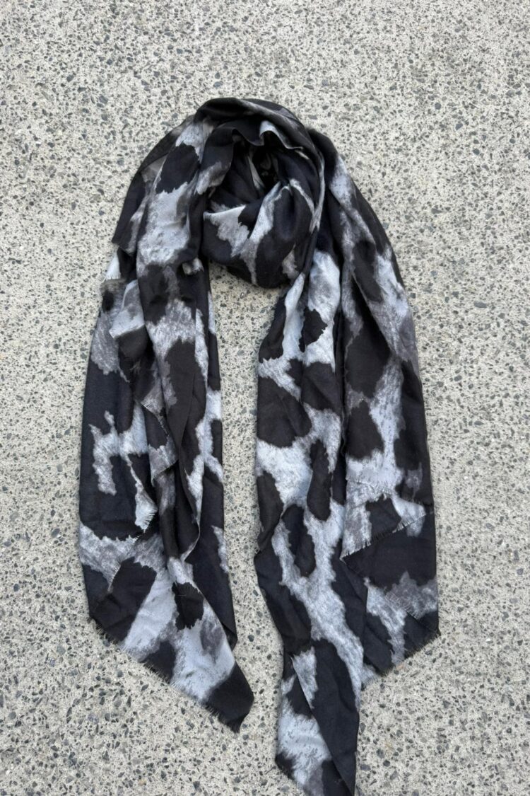 Black Animal Print Shawl For Fall And Winter