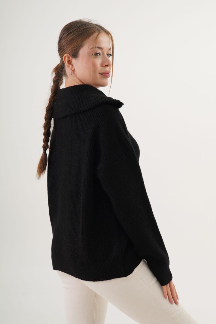 Casual Streetwear Sweater With Hooded Neck