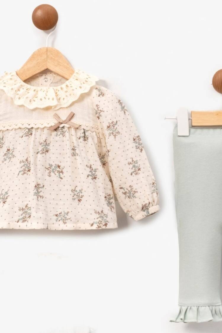 Baby Sets - B1 - Çiçek Desenli Dantel Yaka Müslin Kız Bebe Takım - Brand: CAYZEN - Women & Kids, Baby Clothes Wholesale - Globality Store